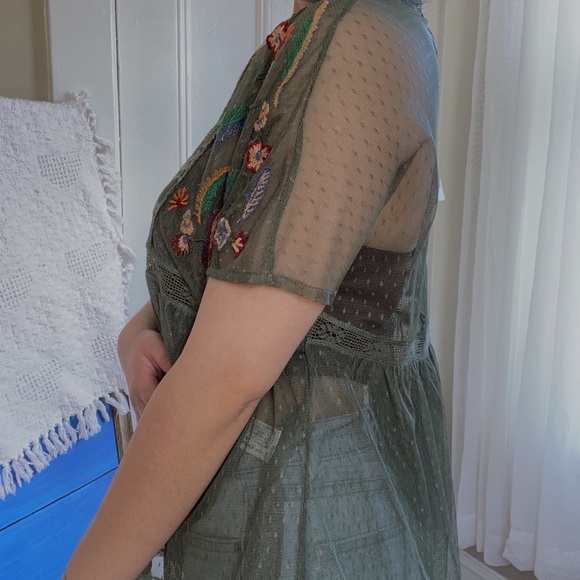 Flower Embroidered Mesh ZARA top - Picture 2 of 6